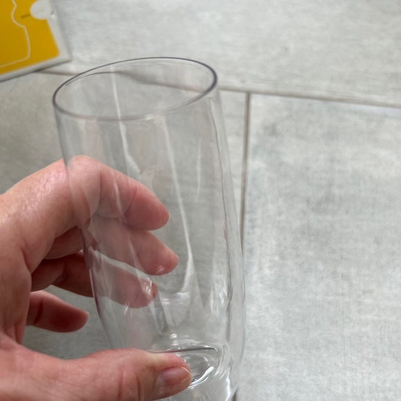 NIB Govino brand set of 4 “flutes” for every travel need you have! Or at home🌸! - Picture 5 of 6